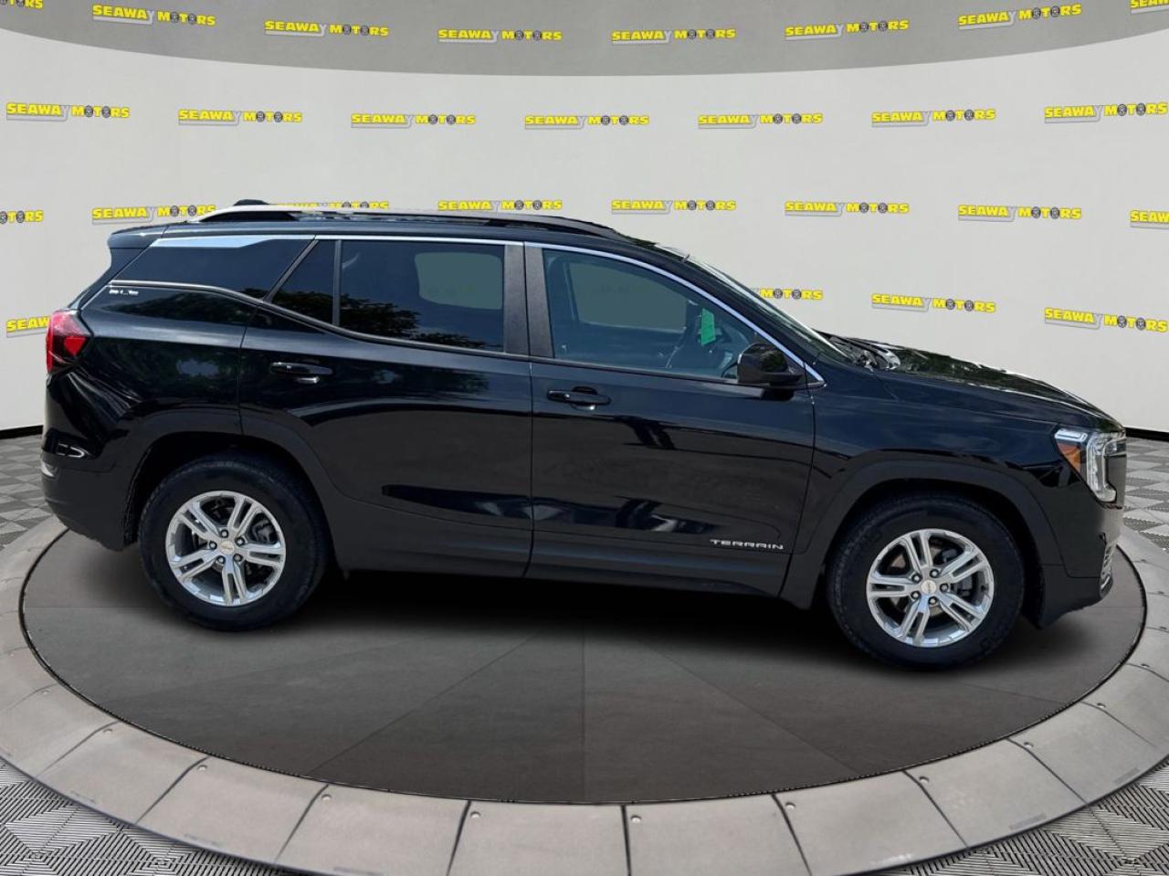 2022 GMC Terrain  - Photo #2