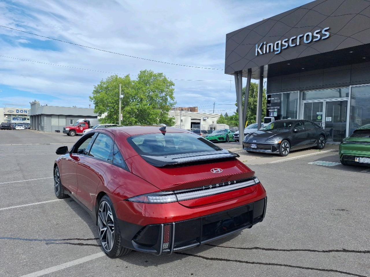 2023 Hyundai IONIQ 6 Preferred Long Range w/Ultimate Package Ultimate AWD Long Range Photo2