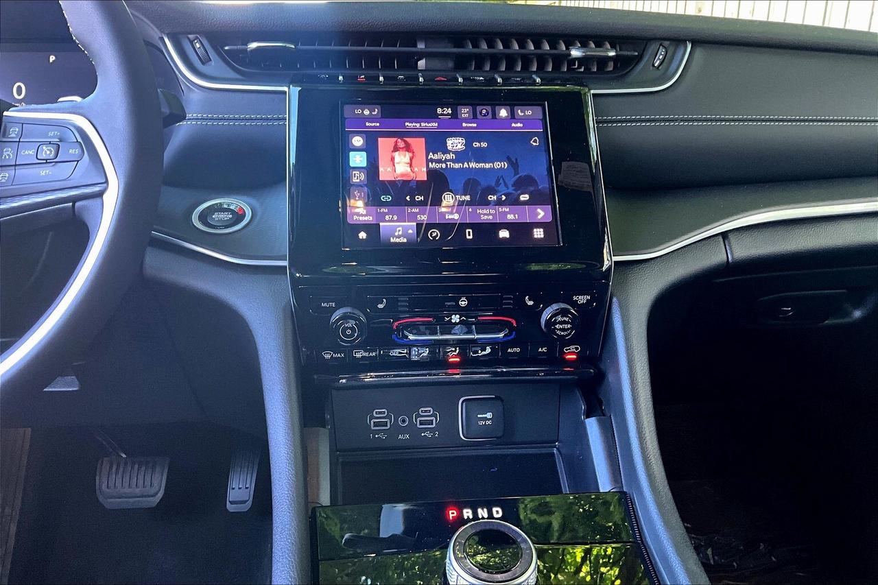 2025 Jeep Grand Cherokee ALTITUDE 4X4  Leather | Sunroof | 20" Wheels Photo