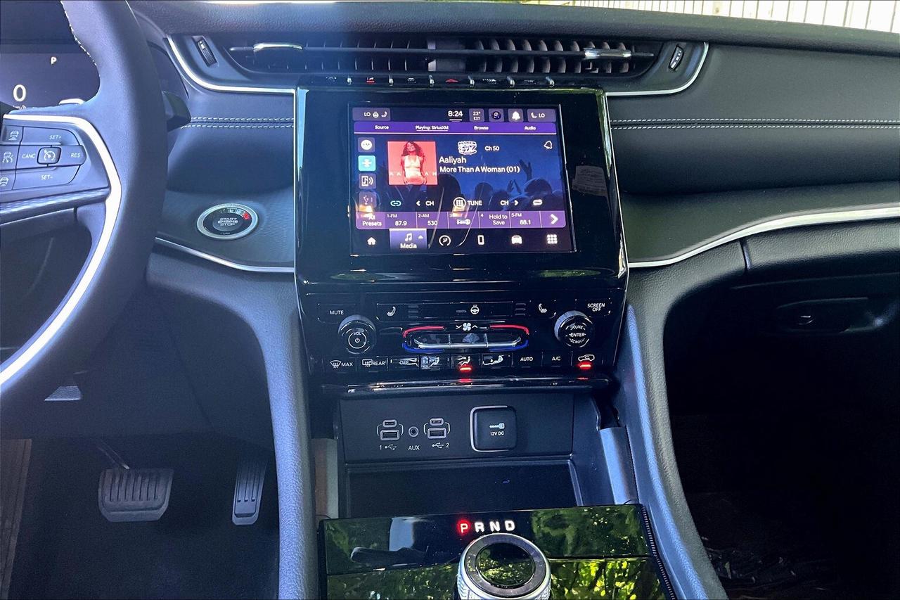 2025 Jeep Grand Cherokee ALTITUDE 4X4  Leather | Sunroof | 20" Wheels Photo