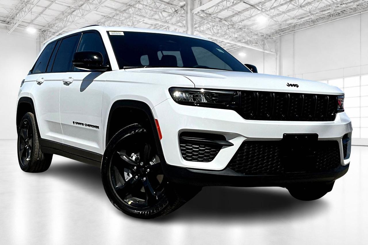 2025 Jeep Grand Cherokee ALTITUDE 4X4  Leather | Sunroof | 20" Wheels Photo