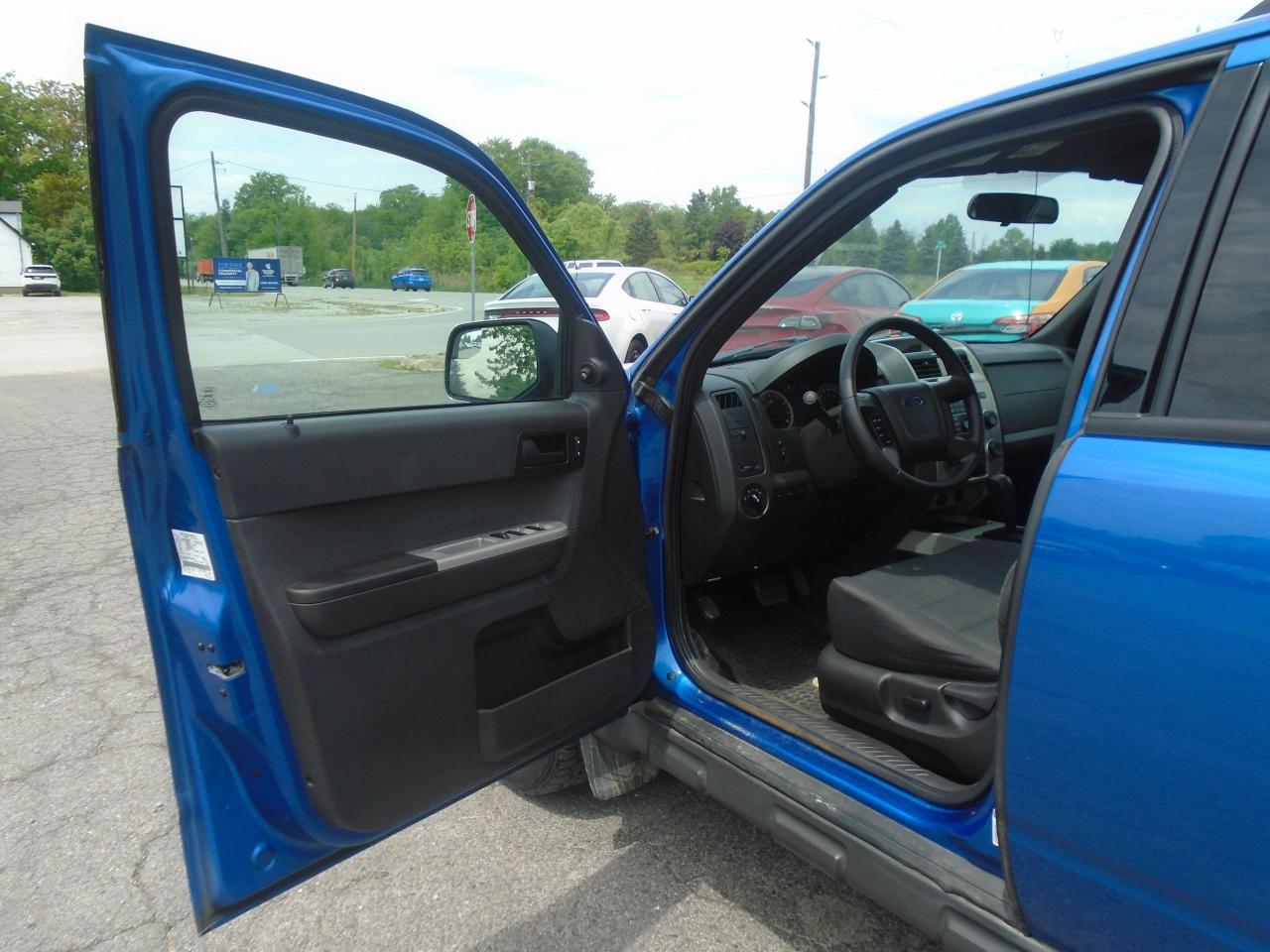 2012 Ford Escape FWD 4dr XLT - Photo #10