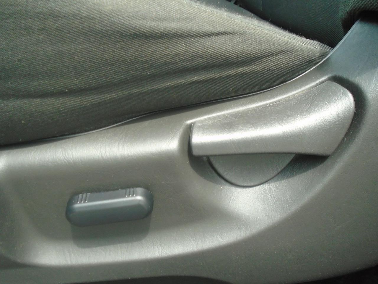 2012 Ford Escape FWD 4dr XLT - Photo #17