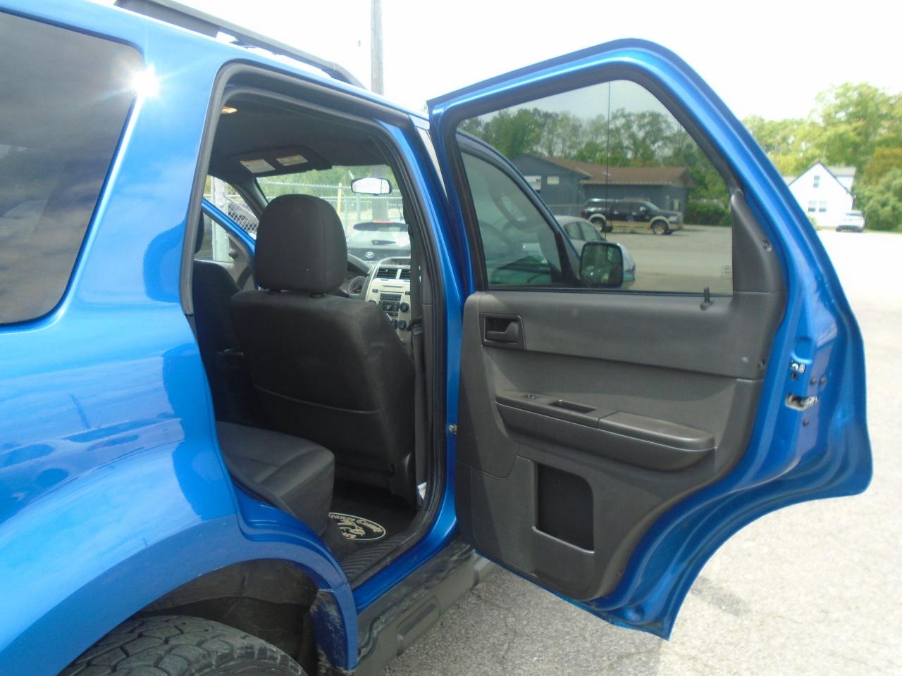 2012 Ford Escape FWD 4dr XLT - Photo #20