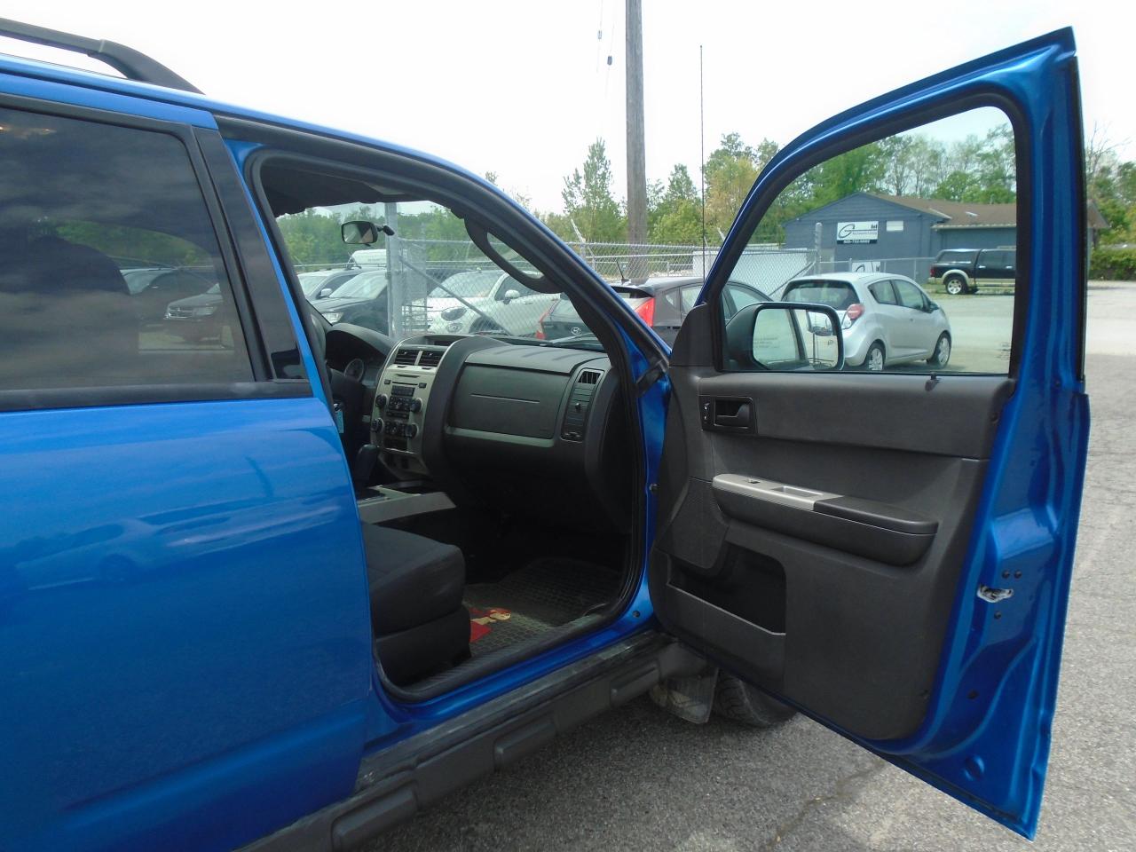 2012 Ford Escape FWD 4dr XLT - Photo #18