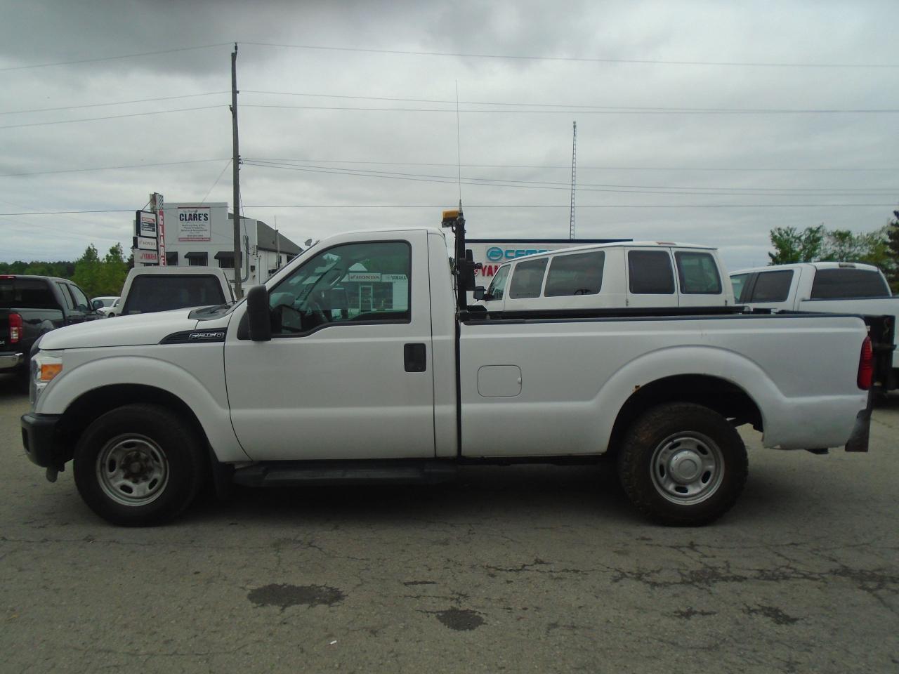 2016 Ford F-250 2WD Reg Cab 137  XL - Photo #5
