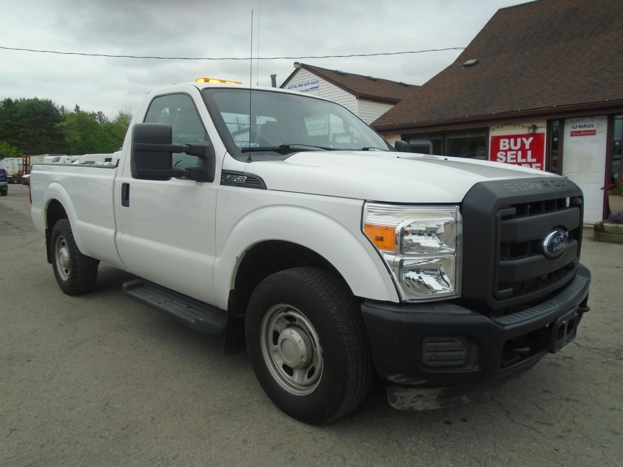 2016 Ford F-250 2WD Reg Cab 137  XL - Photo #3
