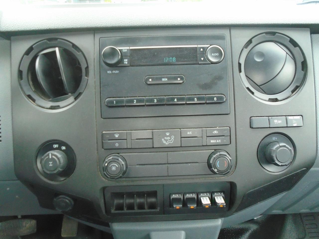 2016 Ford F-250 2WD Reg Cab 137  XL - Photo #15