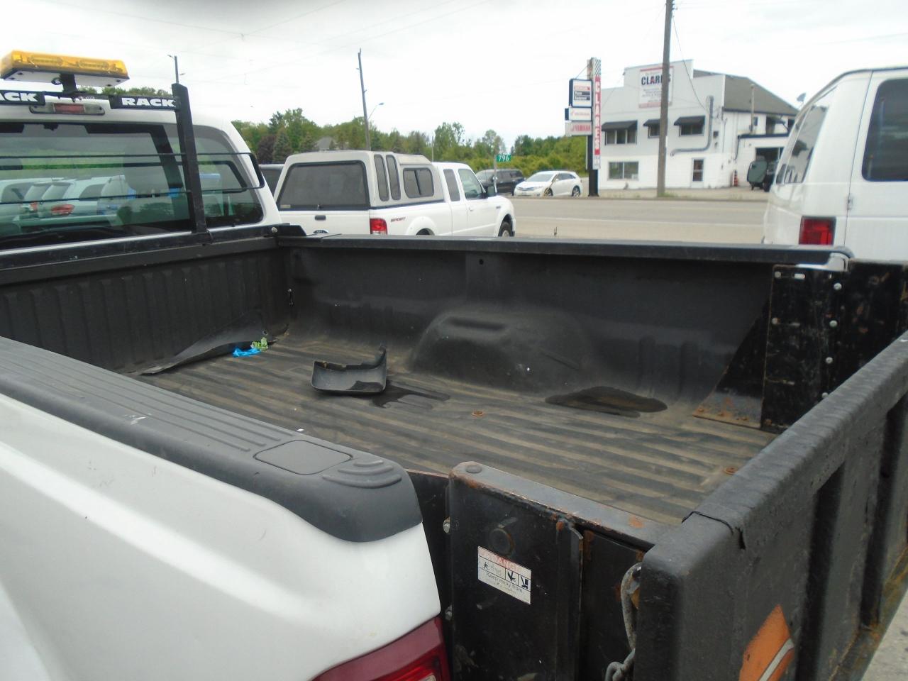 2016 Ford F-250 2WD Reg Cab 137  XL - Photo #18