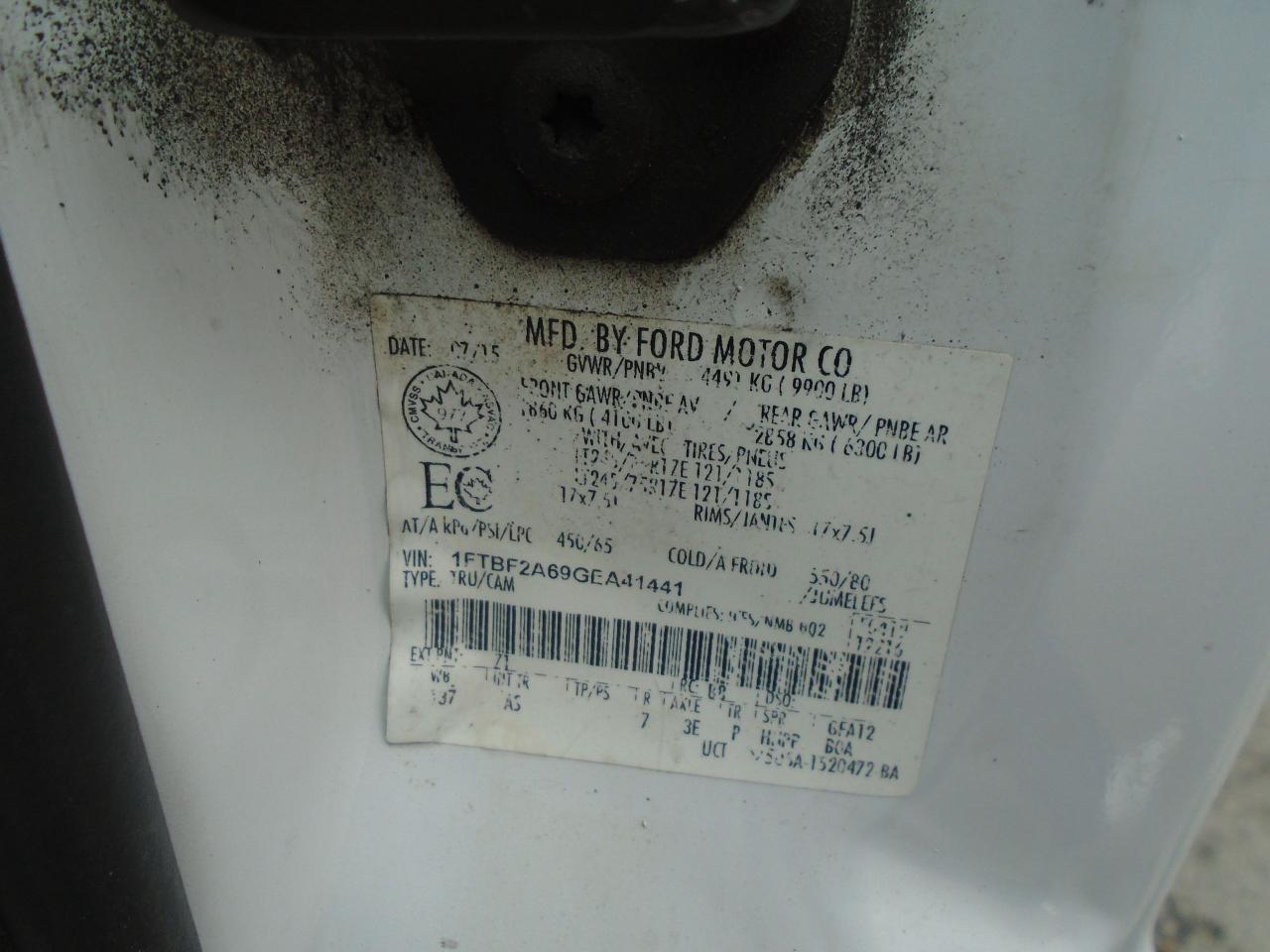 2016 Ford F-250 2WD Reg Cab 137  XL - Photo #21