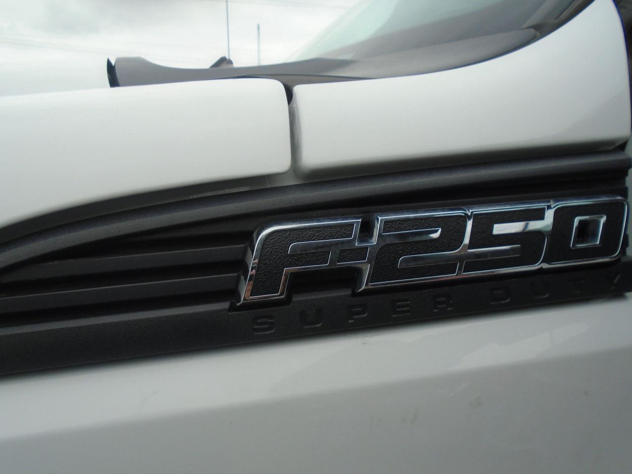 2016 Ford F-250 2WD Reg Cab 137  XL - Photo #24