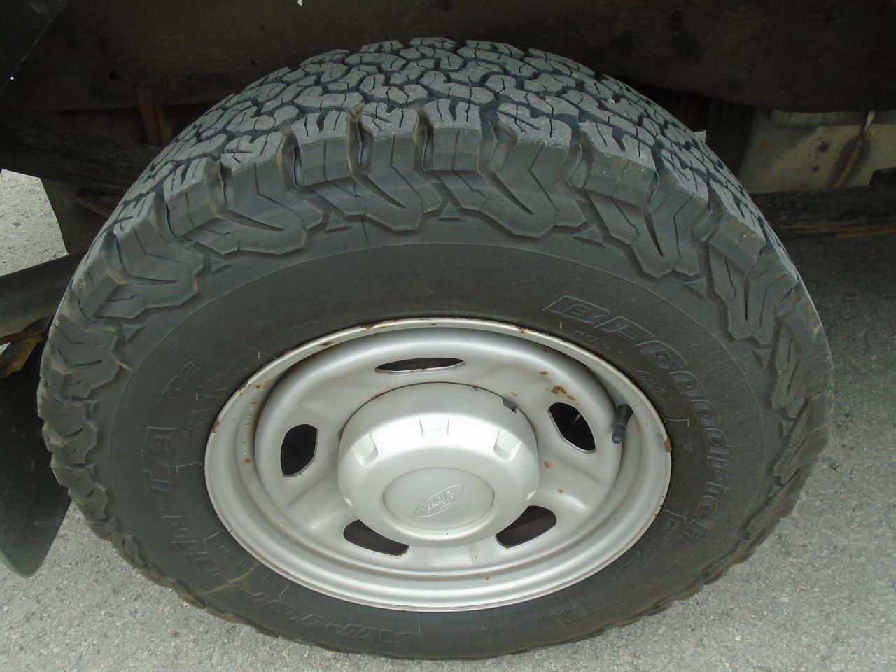 2016 Ford F-250 2WD Reg Cab 137  XL - Photo #28