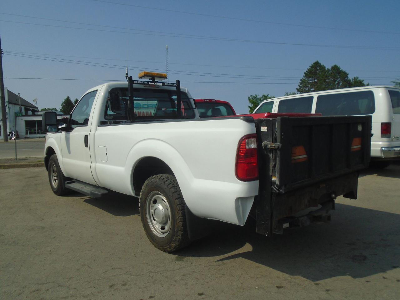 2016 Ford F-250 2WD Reg Cab 137  XL - Photo #7