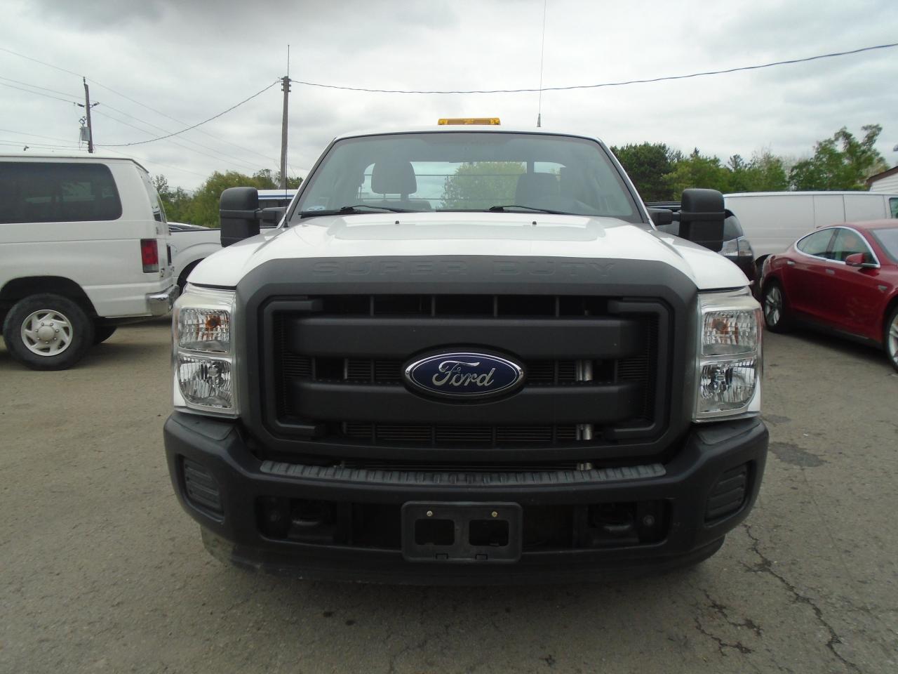 2016 Ford F-250 2WD Reg Cab 137  XL - Photo #3