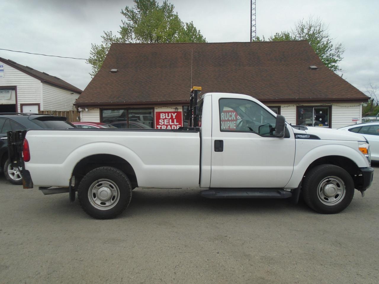 2016 Ford F-250 2WD Reg Cab 137  XL - Photo #5