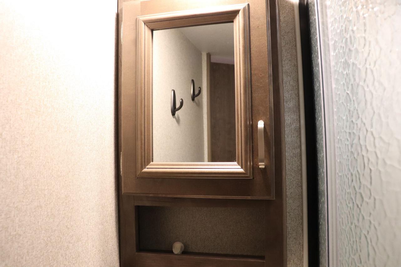 12586556