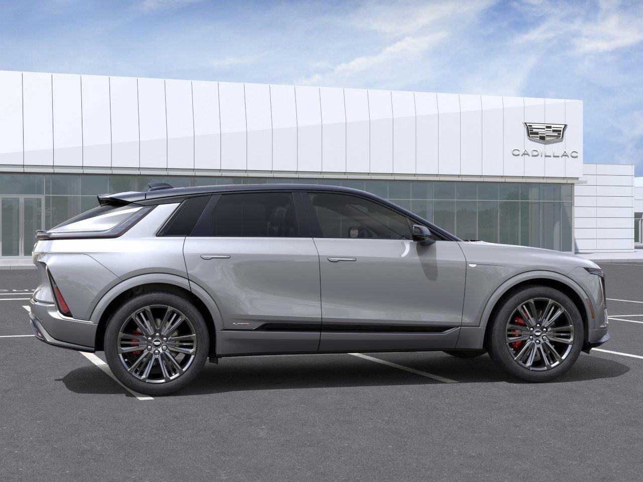 2026 Cadillac LYRIQ LYRIQ-V Premium 4dr LYRIQ-V Premium Photo4