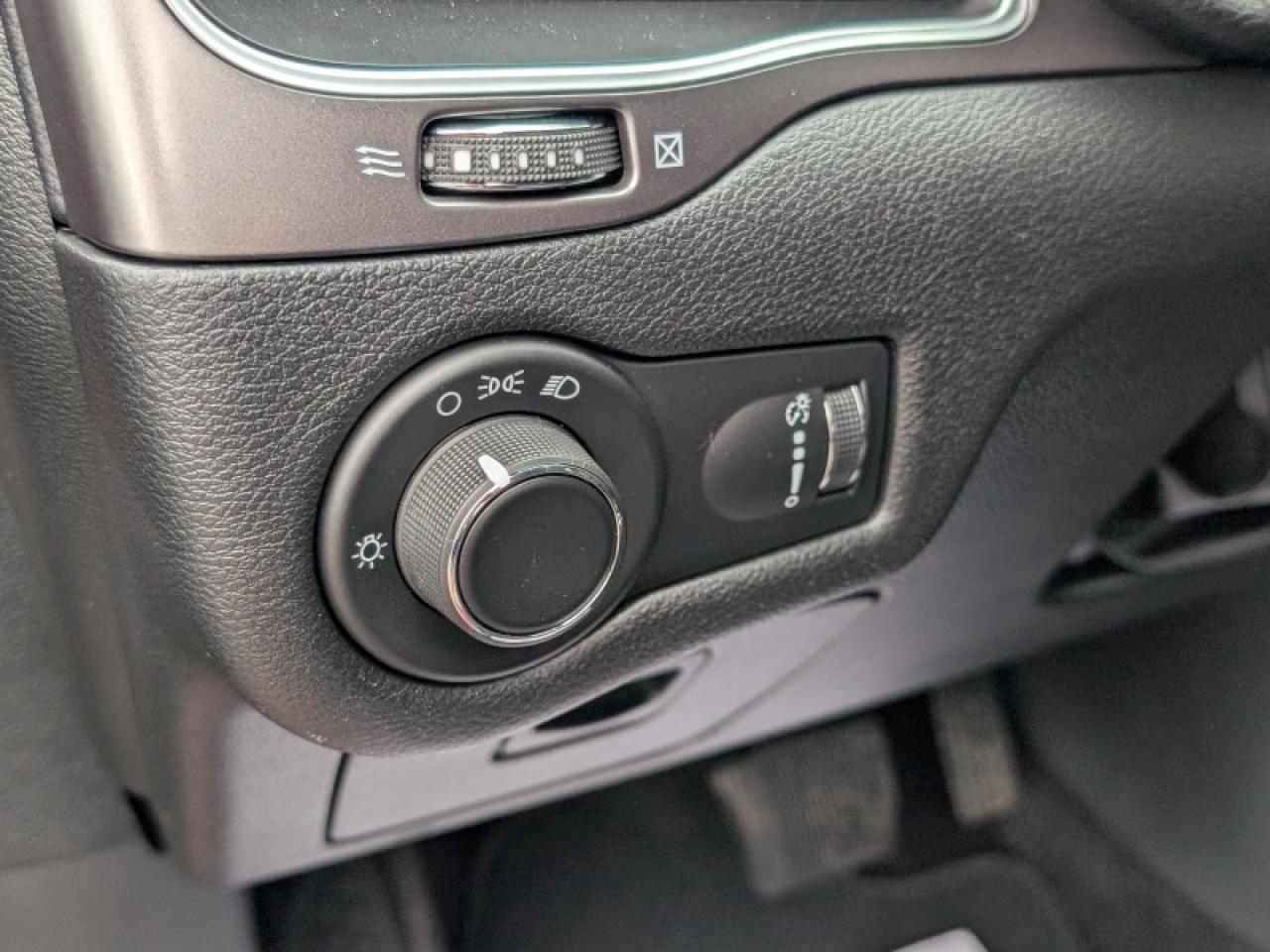 2019 Jeep Cherokee Sport  CAM BLUETOOTH 17-AM-ALLOYS Photo