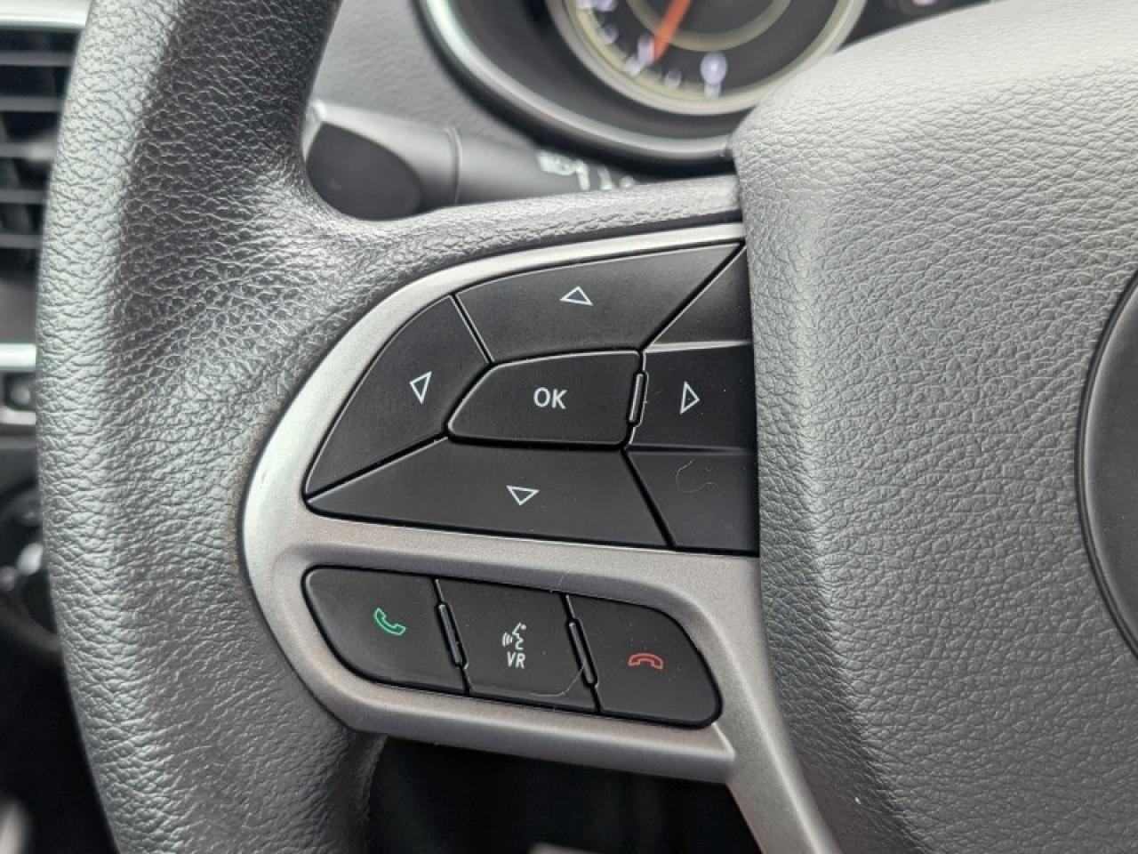 2019 Jeep Cherokee Sport  CAM BLUETOOTH 17-AM-ALLOYS Photo