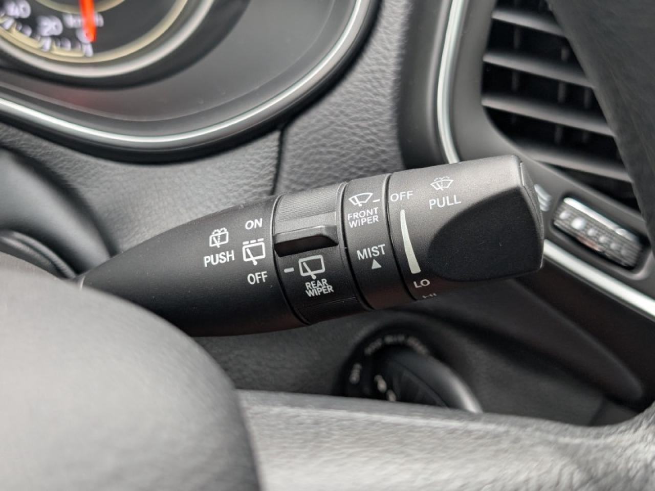 2019 Jeep Cherokee Sport  CAM BLUETOOTH 17-AM-ALLOYS Photo