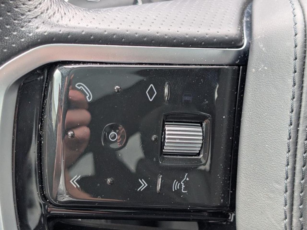 2021 Land Rover Range Rover Velar P250 S  **LOW KMS** Photo