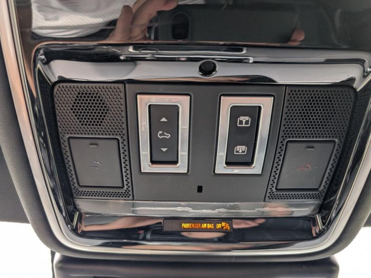 2021 Land Rover Range Rover Velar P250 S  **LOW KMS** Photo