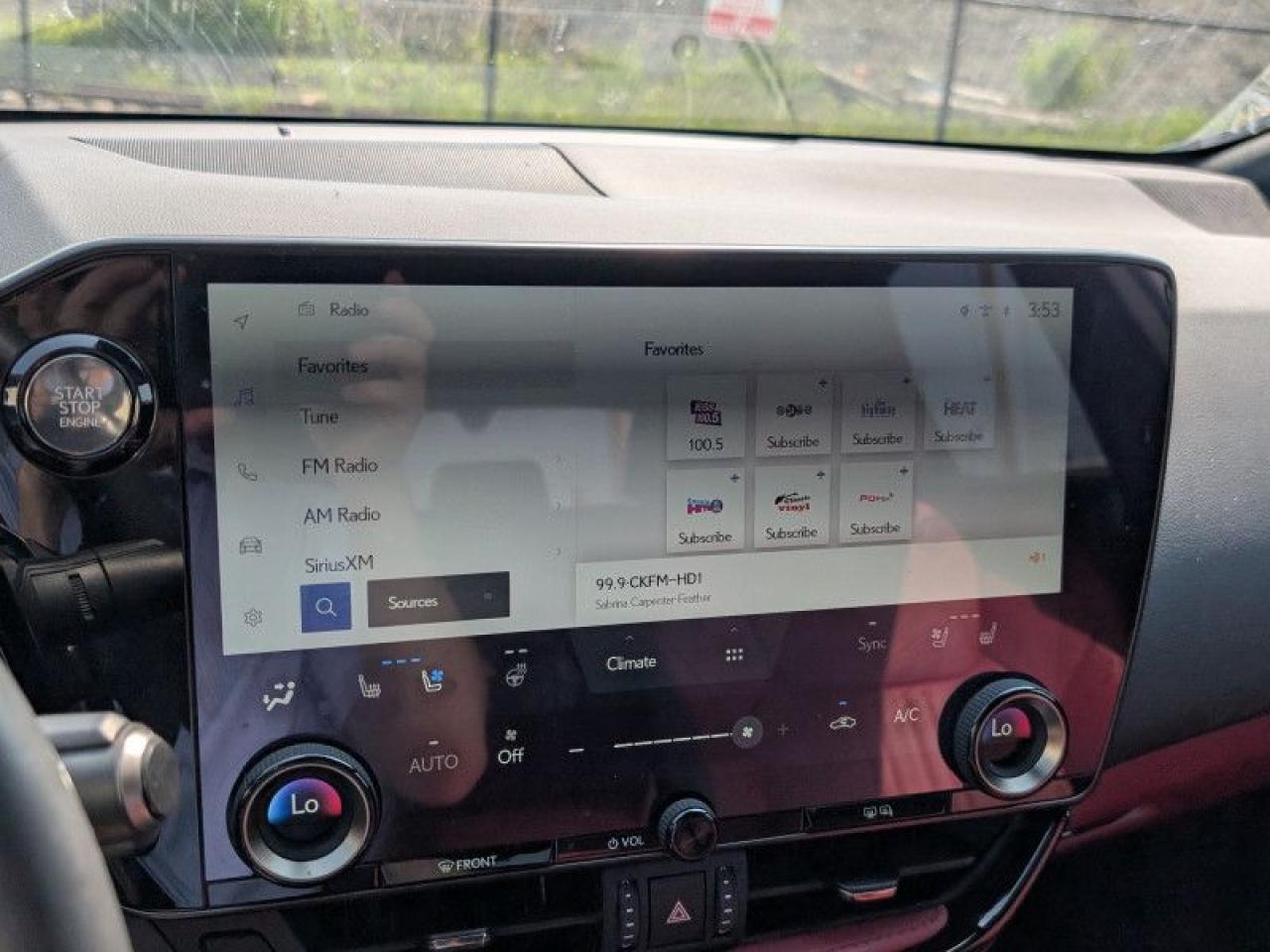2024 Lexus NX 350 Premium  **LOW KMS - 1 OWNER** Photo