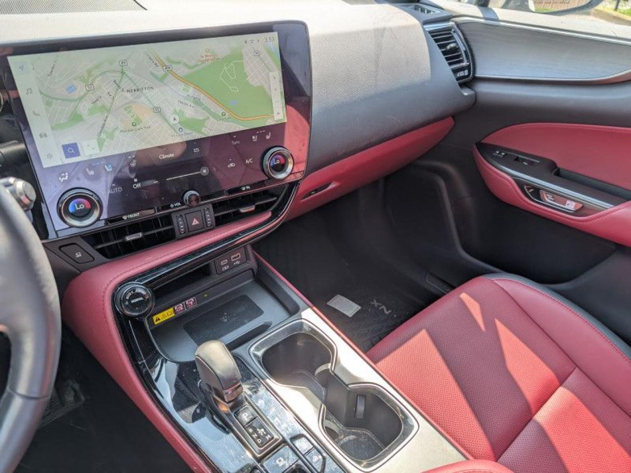 2024 Lexus NX 350 Premium  **LOW KMS - 1 OWNER** Photo