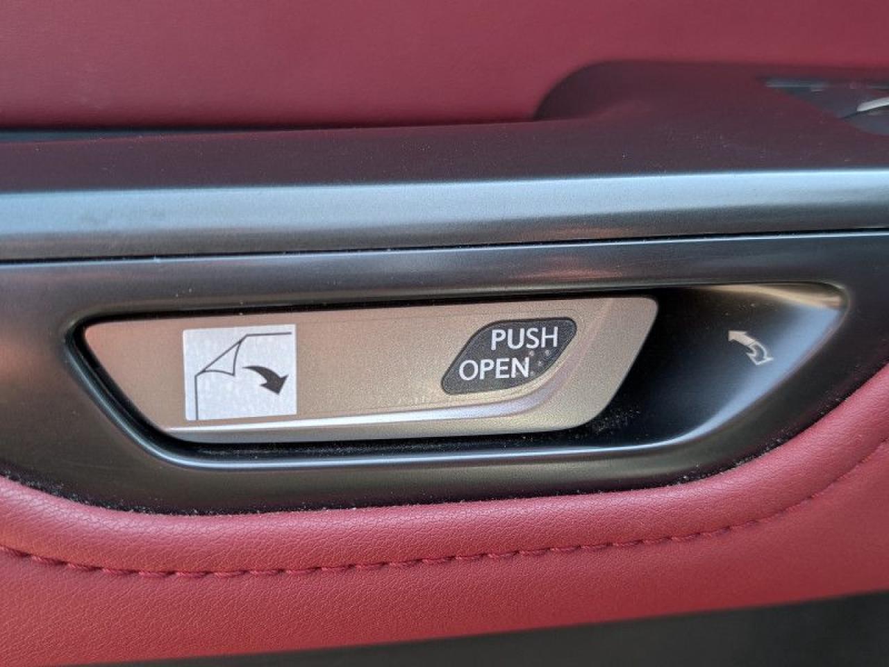 2024 Lexus NX 350 Premium  **LOW KMS - 1 OWNER** Photo
