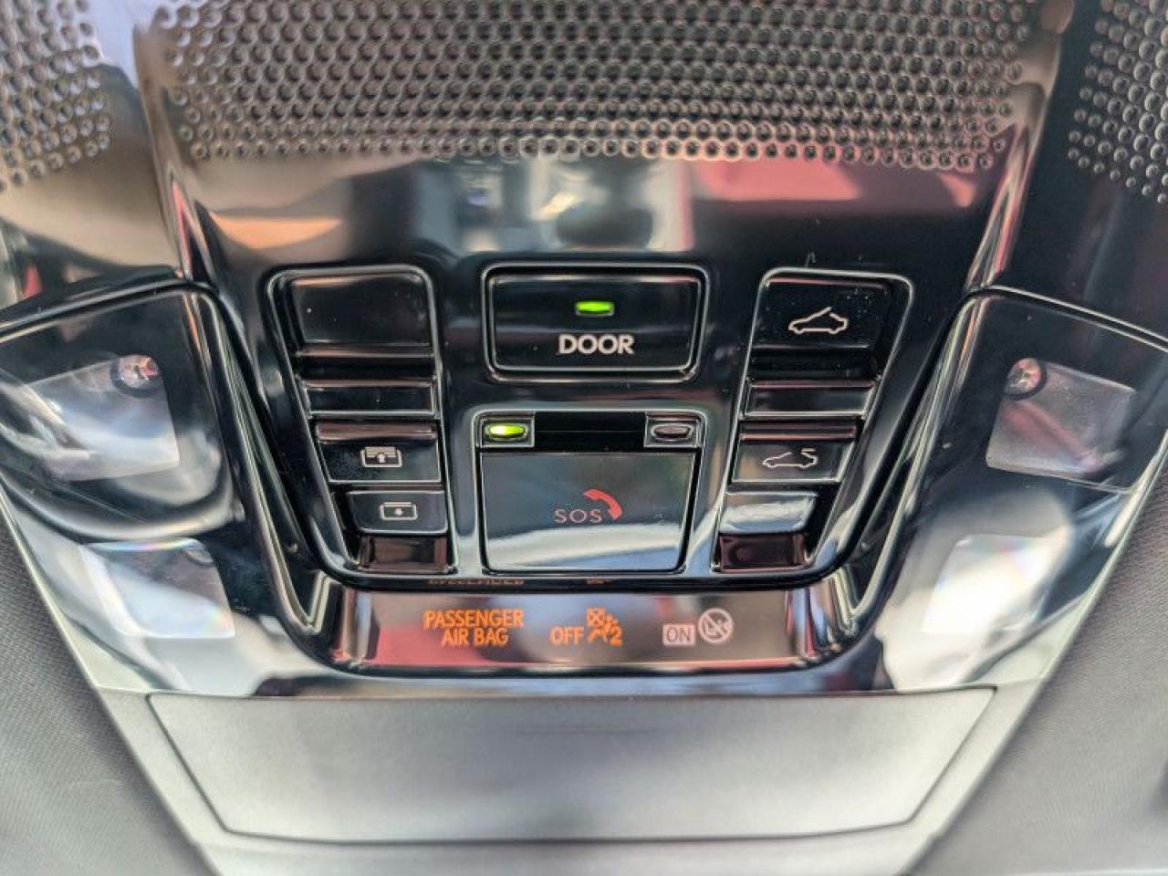 2024 Lexus NX 350 Premium  **LOW KMS - 1 OWNER** Photo