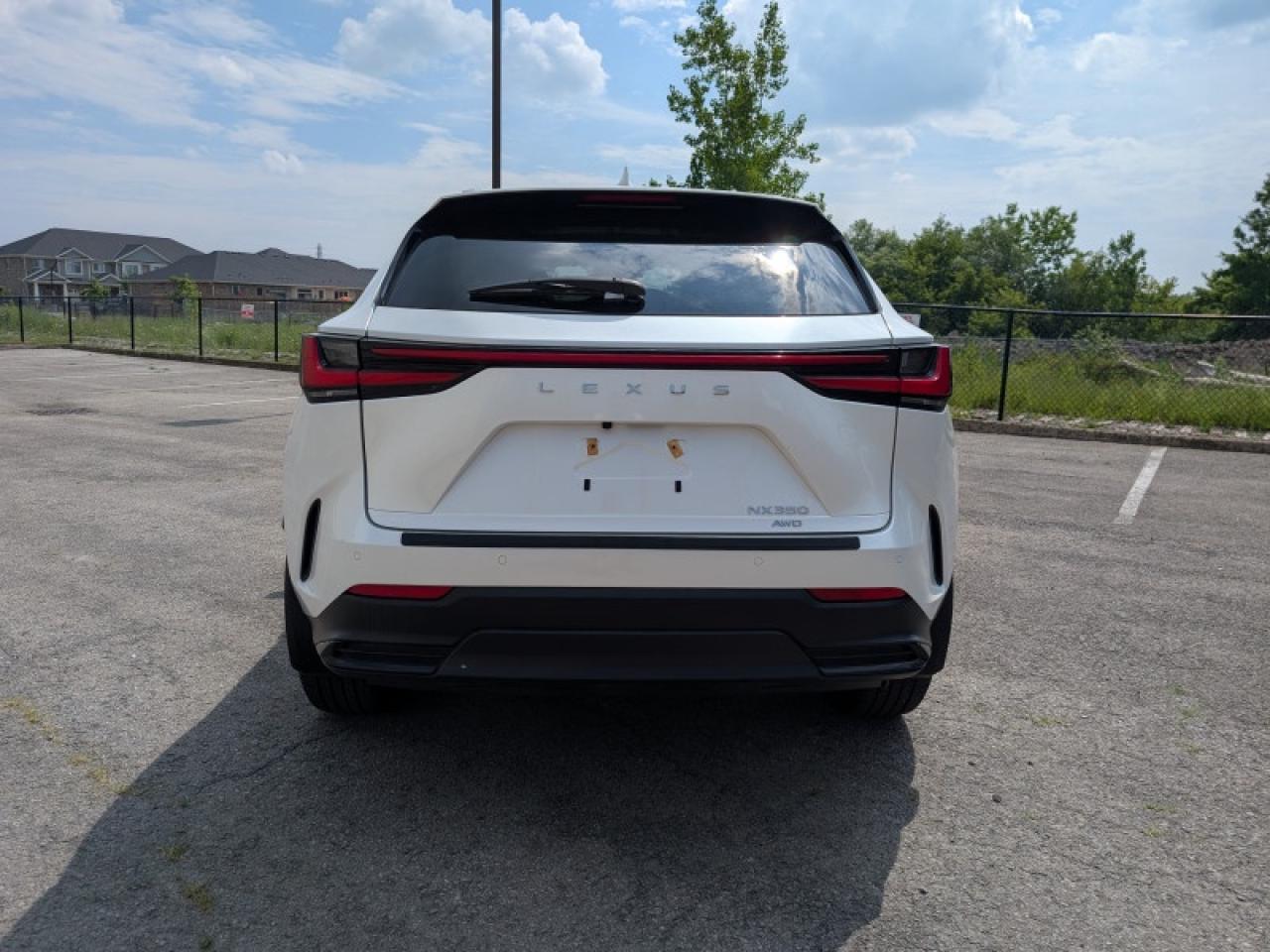2024 Lexus NX 350 Premium  **LOW KMS - 1 OWNER** Photo3