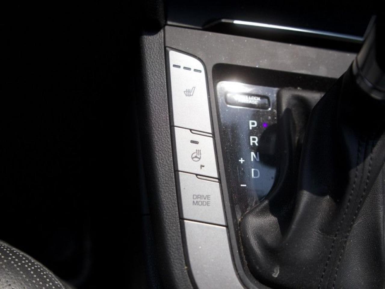 2018 Hyundai Elantra GLS Auto  **SUNROOF - LOW KMS** Photo