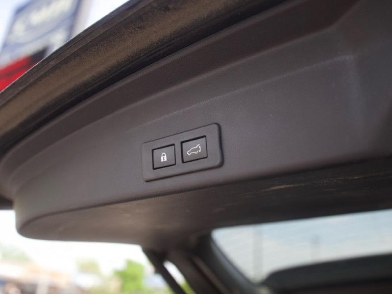 2022 Subaru ASCENT Touring  **NO ACCIDENTS - 1 OWNER** Photo