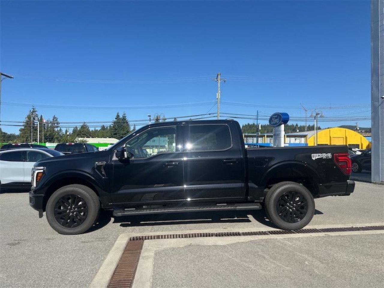2025 Ford F-150 Lariat  - Tow Package Photo1