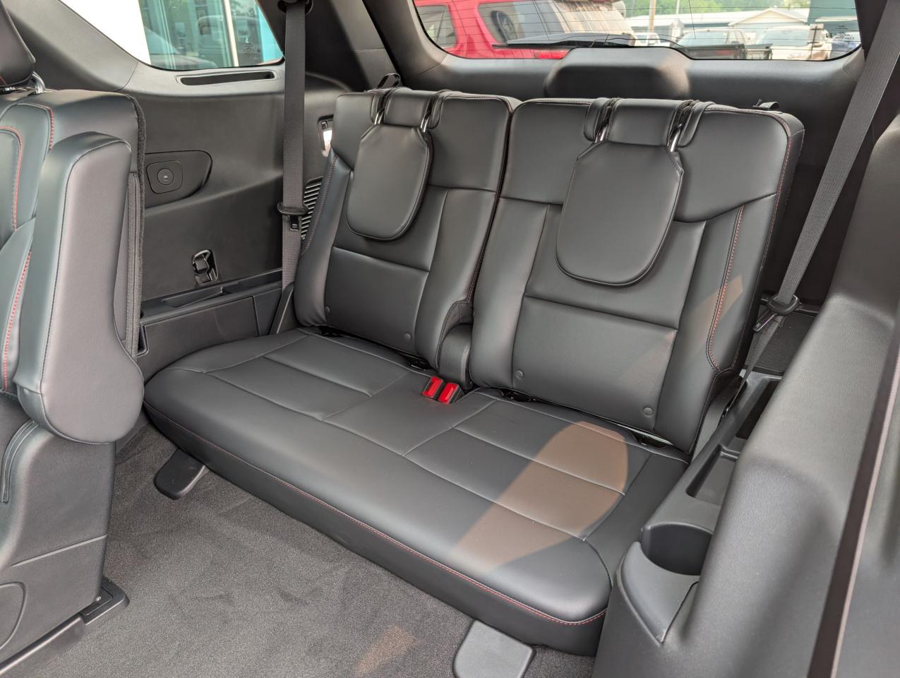2025 Ford Explorer ST-Line Photo5
