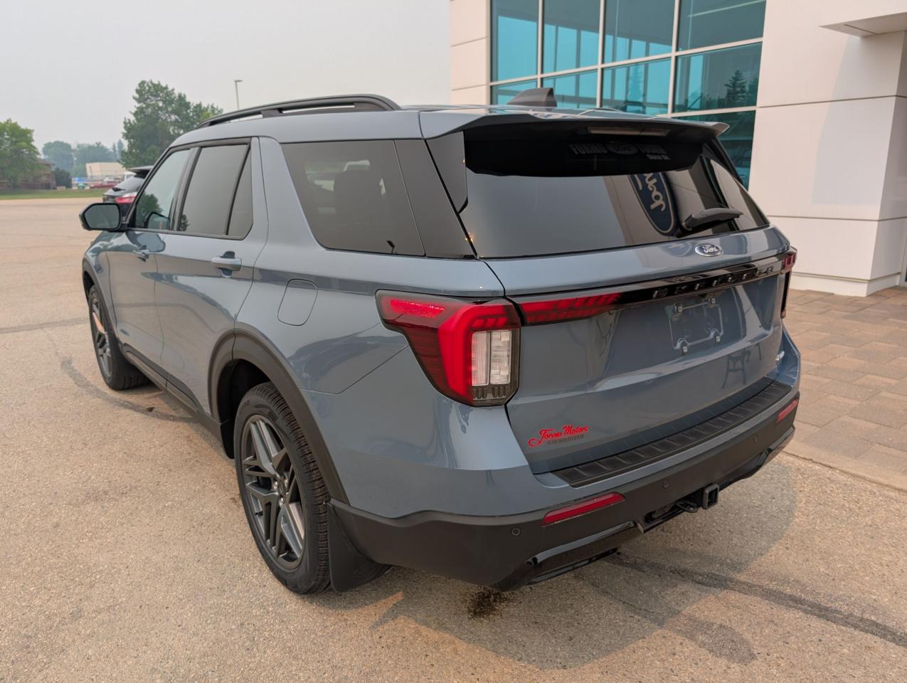 2025 Ford Explorer ST-Line Photo5