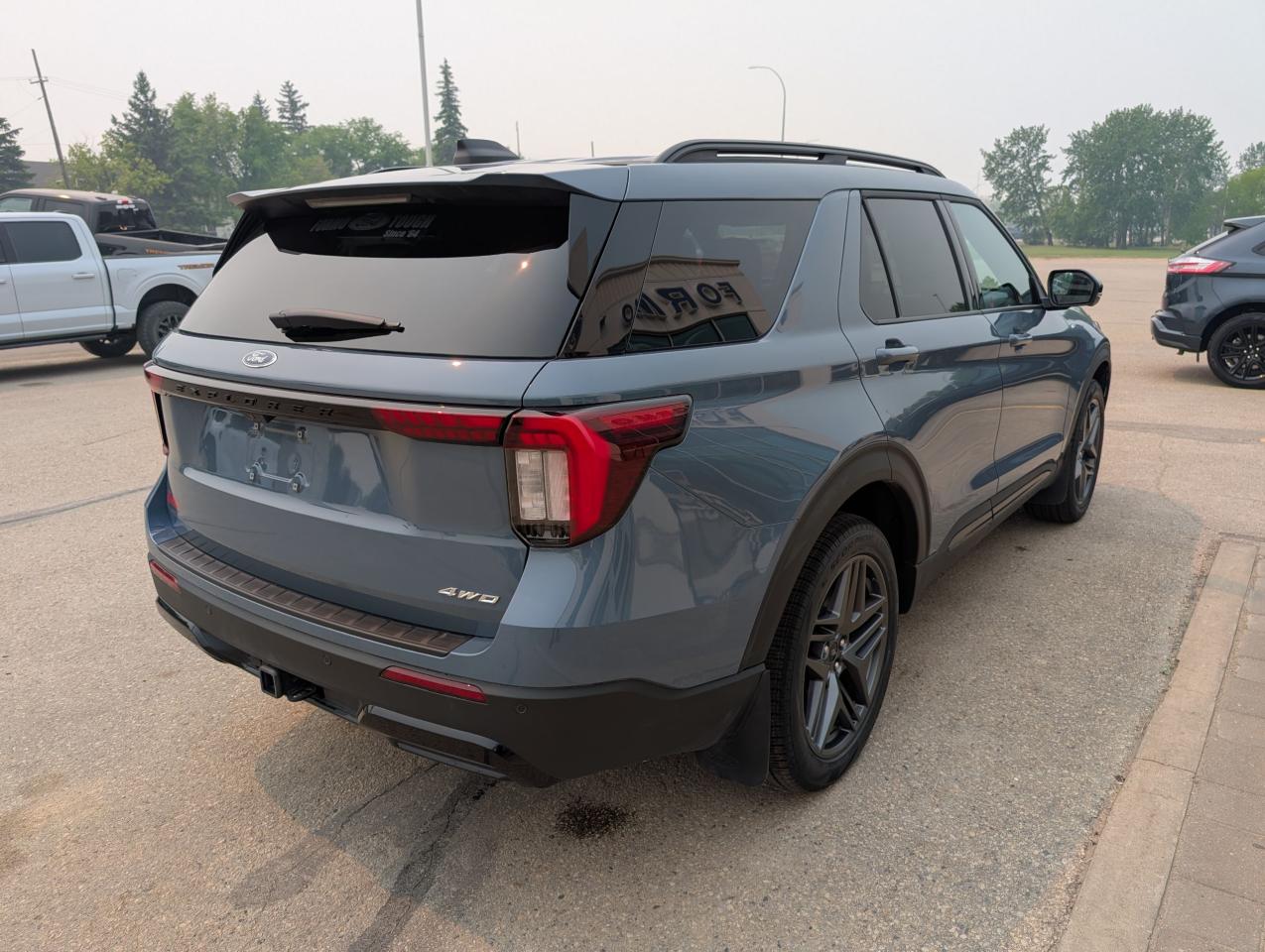 2025 Ford Explorer ST-Line Photo5