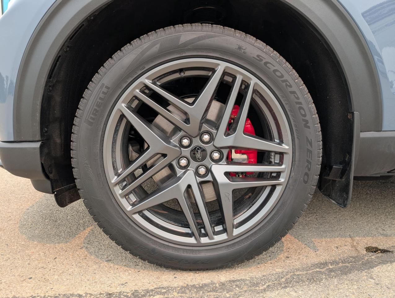2025 Ford Explorer ST-Line Photo5