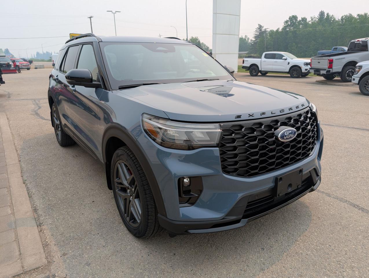 2025 Ford Explorer ST-Line Photo3