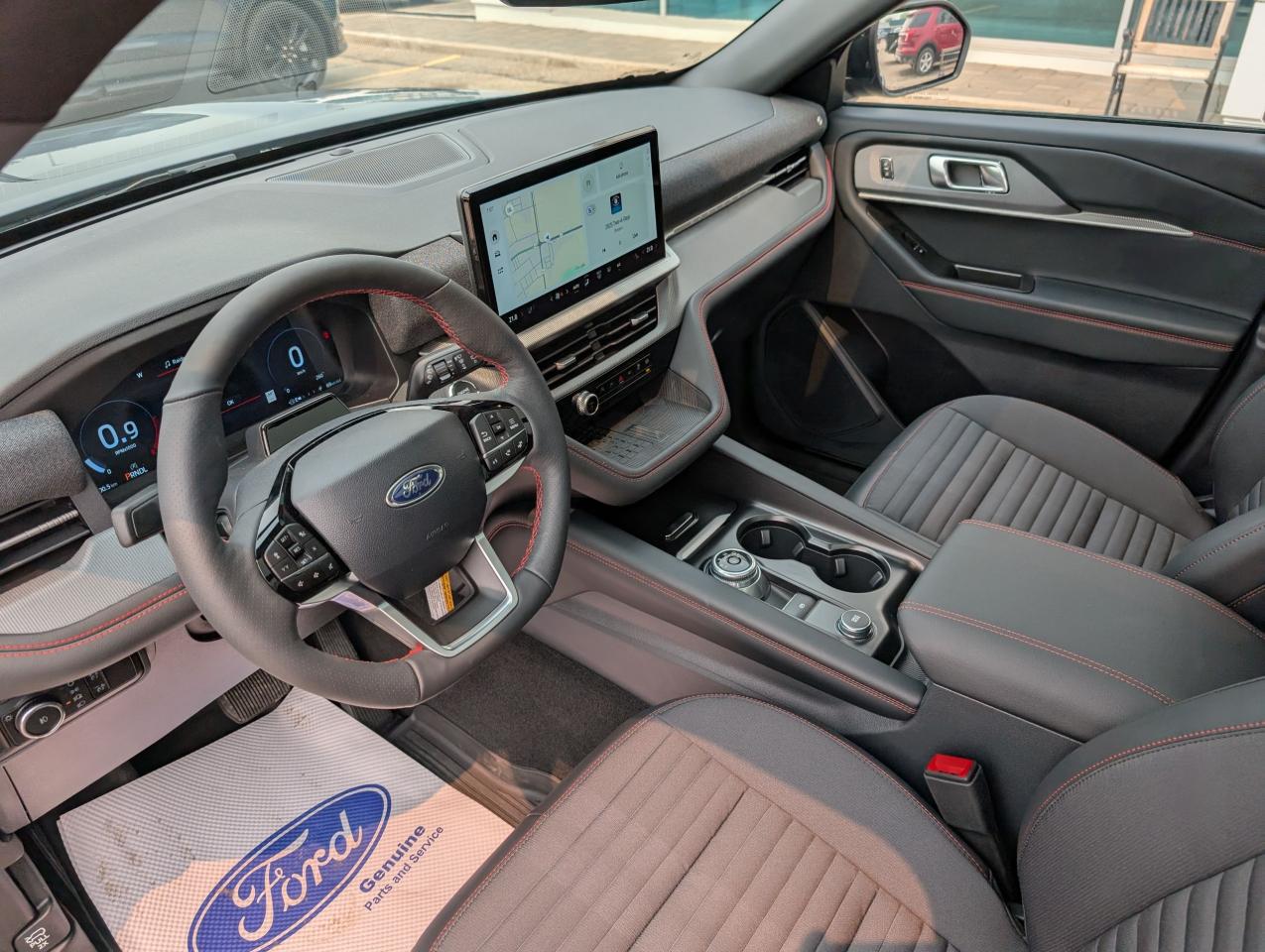2025 Ford Explorer ST-Line Photo5