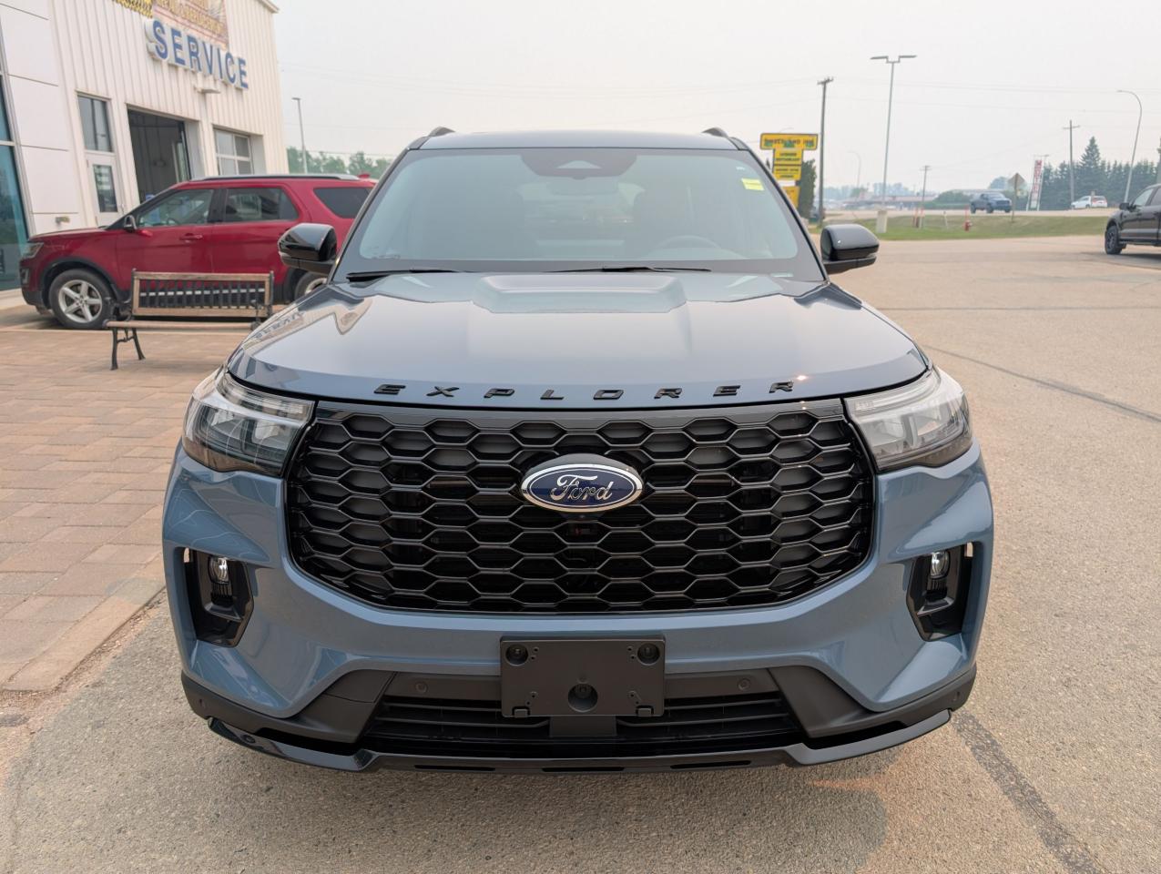 2025 Ford Explorer ST-Line Photo