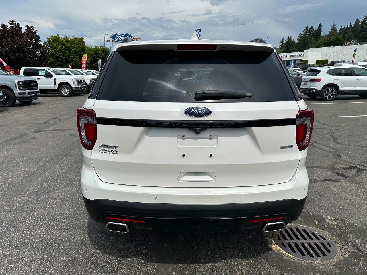 2017 Ford Explorer SPORT Photo5