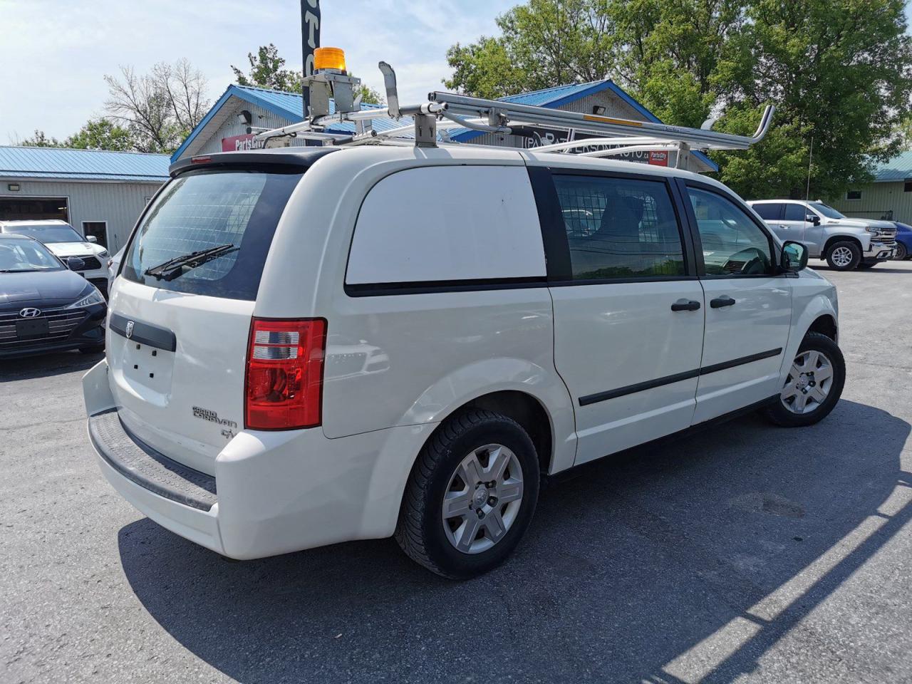 2010 Dodge Grand Caravan CARGO - Photo #5