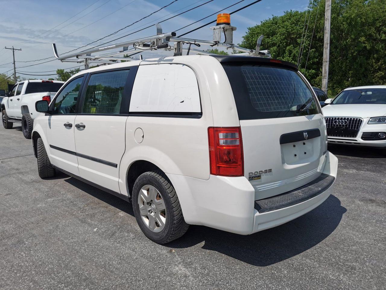 2010 Dodge Grand Caravan CARGO - Photo #3
