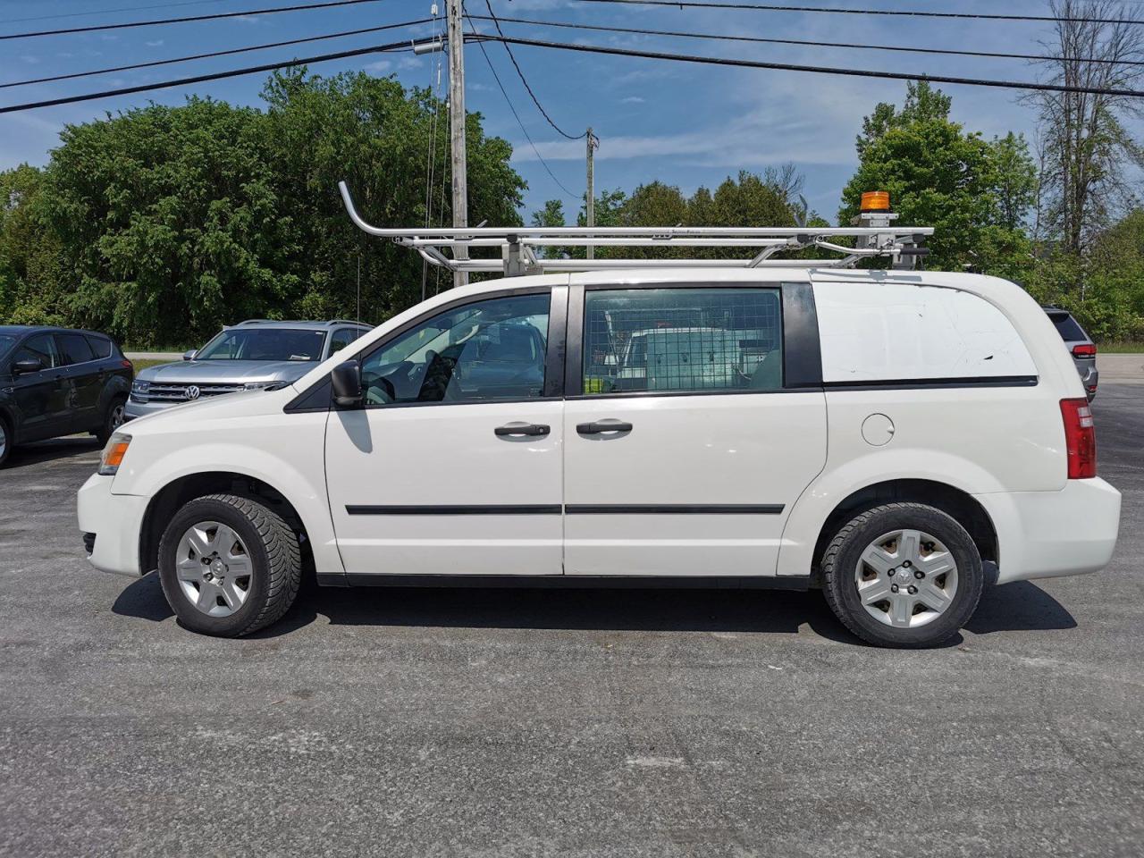 2010 Dodge Grand Caravan CARGO - Photo #2