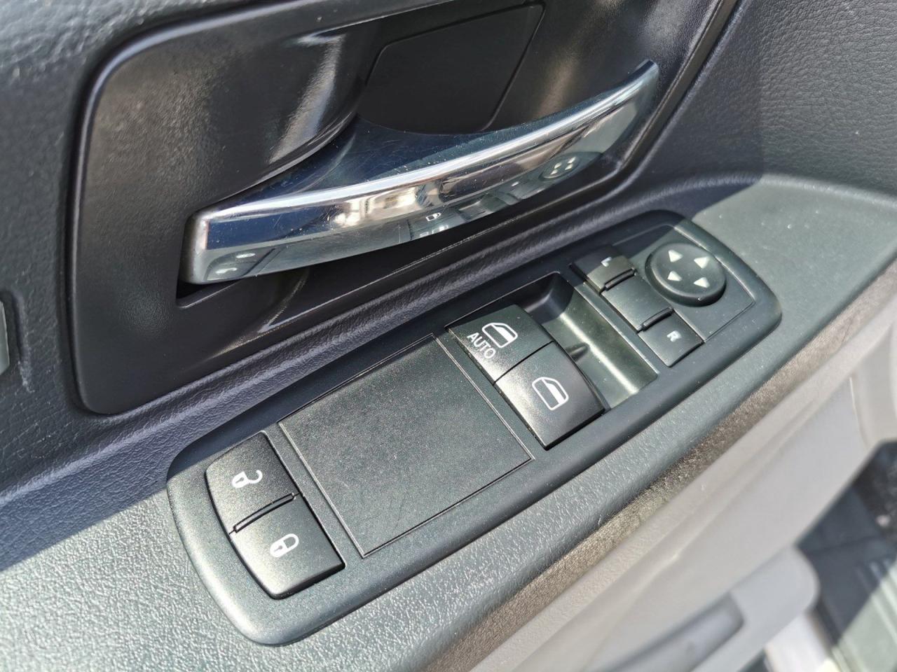 2010 Dodge Grand Caravan CARGO - Photo #9