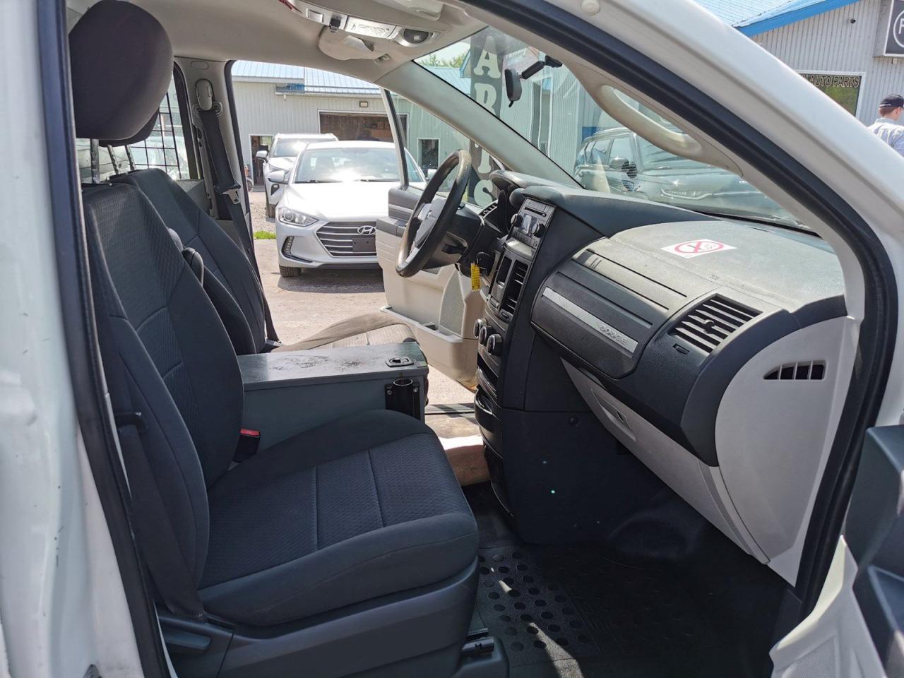 2010 Dodge Grand Caravan CARGO - Photo #16