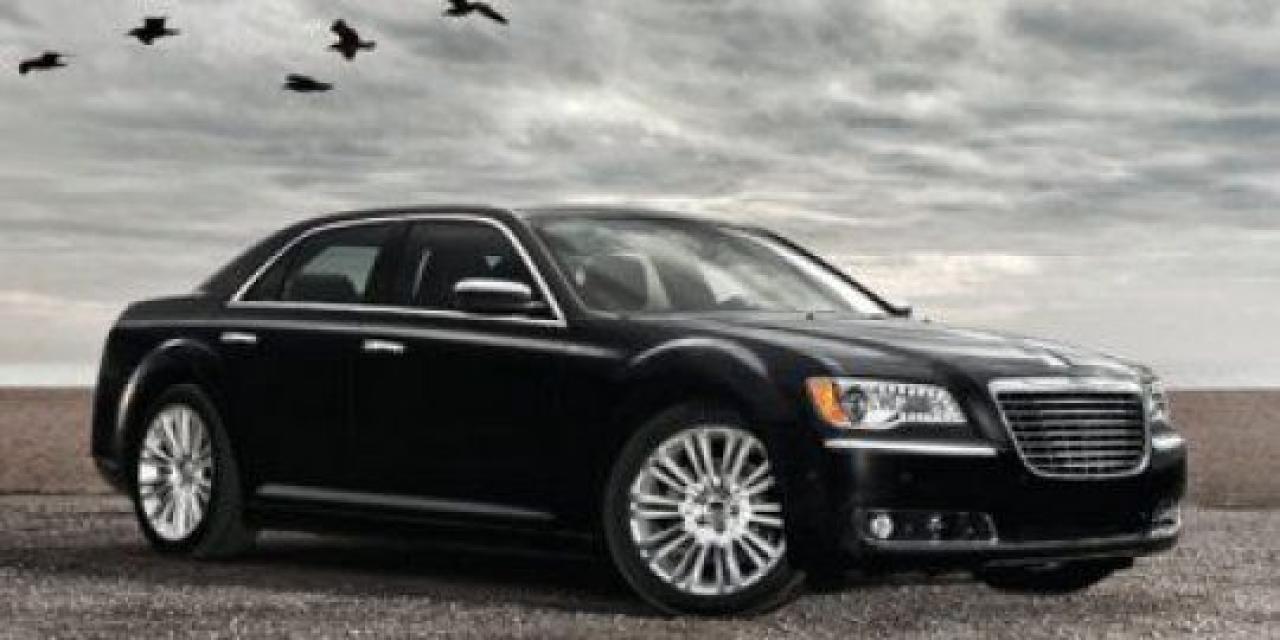 Used 2014 Chrysler 300 300S for sale in Barrie, ON