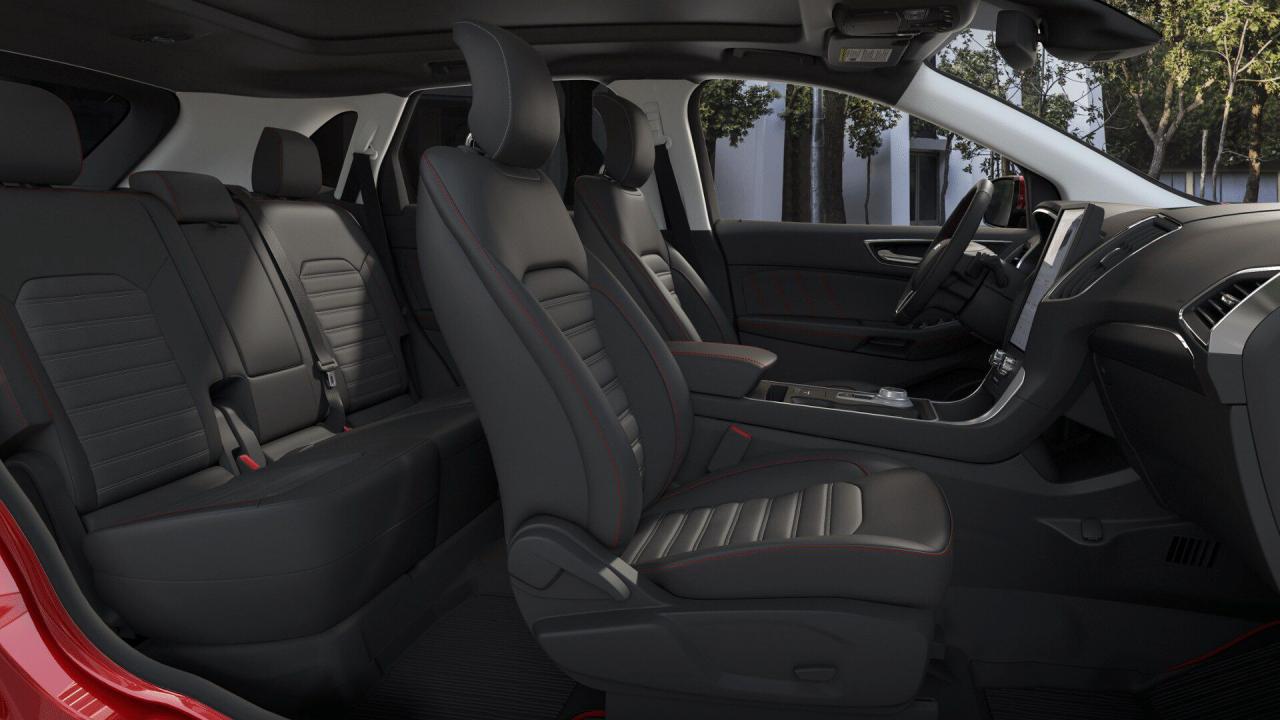 2024 Ford Edge ST Line Photo5