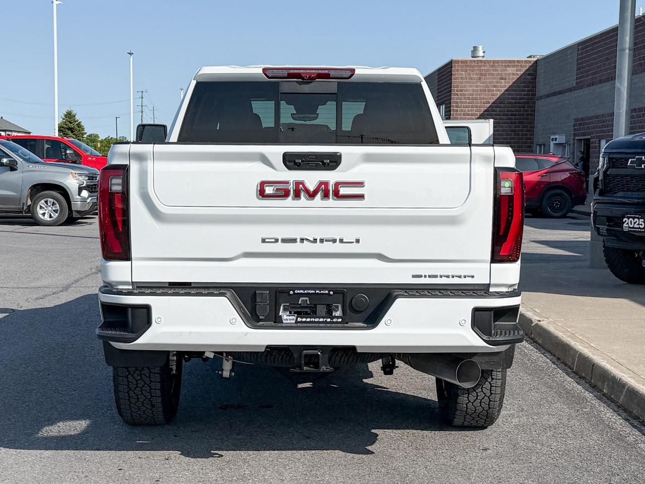2025 GMC Sierra 2500 HD Denali DURAMAX 6.6L V8 WITH REMOTE START/ENTRY, SUNROOF, HEATED SEATS, HEATED STEERING WHEEL, VENTILATED SEATS, HD SURROUND VISION Photo3